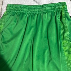Boys 10/12 shorts green